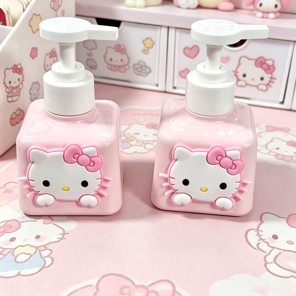 ハローキティかわいい漫画のディスペンシングボトル、ハンドソー - Home Bathroom Supplies のレビューと価格